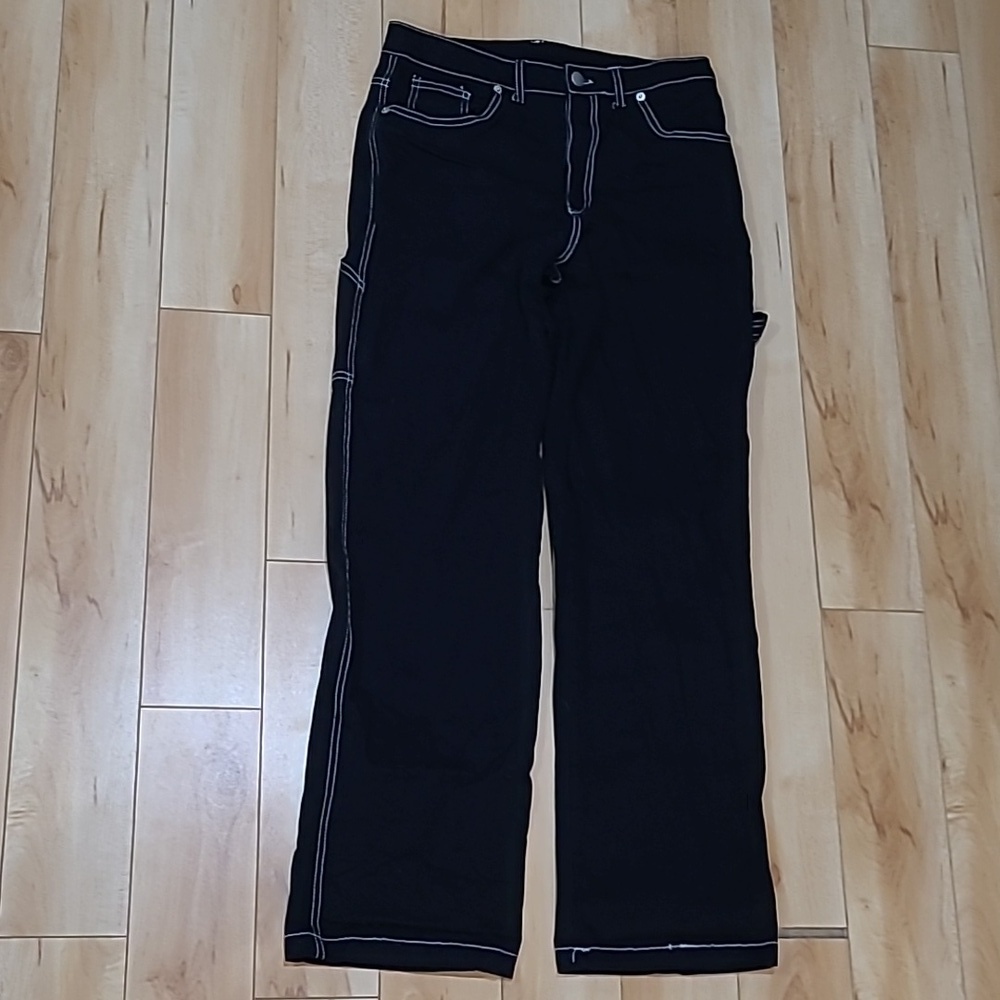 Refuge women's medium black jeans with white stitching